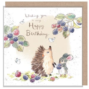 Cartão de aniversário - Cartão de qualidade - Ilustração encantadora - Ouriço e rato com amoras - Linha 'Morris e Maude' - Feito no Reino Unido - MME05