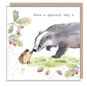 Badger Card - Trascorri una giornata speciale - Biglietto di qualità - Affascinante illustrazione di un tasso e di un riccio - Gamma "Bucklebury Wood" - Prodotto nel Regno Unito - BWE02