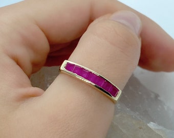 Anillo de rubí de oro, anillo de rubí natural, piedra de nacimiento de julio, anillo apilable, anillo vintage de rubí, anillo de eternidad de oro, banda de eternidad de rubí, regalo para la esposa