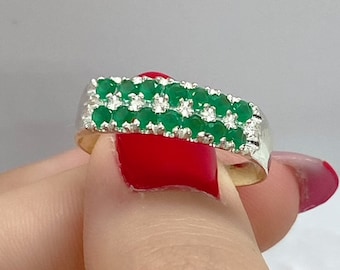 Emerald Silver Ring - Sterling Silver Emerald Band - Minimalist Emerald Women Promise Ring - Dainty Silver Jewelry - Green Gemstone Ring