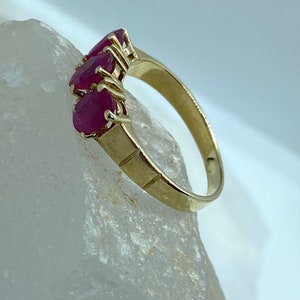 Bague rubis or - bague rubis vintage - bague rubis or - bague rubis rouge - bague rubis naturel - bague rubis pierres précieuses - bijoux vintage en or image 6