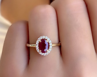 Ruby Gold Ring - Natural Ruby Gemstone Gold Ring - Dainty Gold Jewelry - Ruby Women Promise ring - Gift For Wife - Solitaire Ruby Ring
