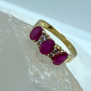 Bague rubis or - bague rubis vintage - bague rubis or - bague rubis rouge - bague rubis naturel - bague rubis pierres précieuses - bijoux vintage en or image 5