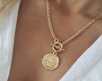 Gold Chunky Medallion Necklace, Greek Coin Necklace, Chunky Curb Chain Necklace, Mythology Medallion Jewel, Chunky Gold Coin Necklace