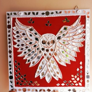 Eule Wandbehang entworfen und hergestellt aus Ton und kleinen Gläsern Eule Geschenk|Eulen Dekor|Eulen Wand Kunst für modernes Wohnzimmer|Lippan Kunst|Eulenhaus