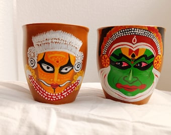 Kerala Art Handgemaltes Kulhad Set von 2 ohne Griff, Kathakali Malerei,Yyam, Kerala Malerei, Südindien Kunst, Kerala Geschenk, Onam Geschenk