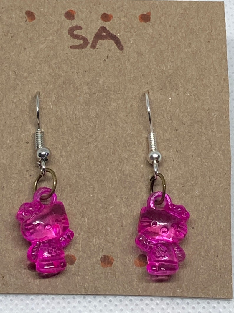 Magenta hello kitty earrings