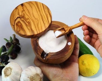 Salzstreuer aus Olivenholz mit Deckel und Löffel, Salzschwein/Gewürzbox/Salzhalter/Salztopf - BEST SELLER