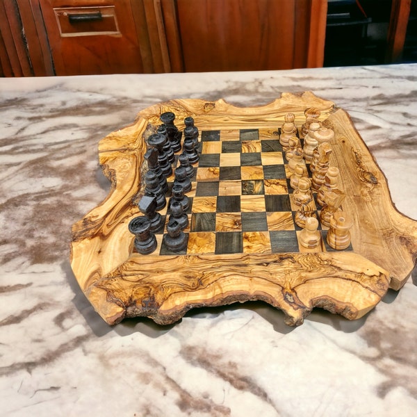 Jeu d’échecs en bois fait à la main en bois d’olivier, échecs antiques, cadeau de Noël, cadeau unique (personnalisation GRATUITE)