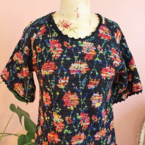 Vintage 1980s Handknit Black Wool Sweater w/ Floral Motif - Size Small- Medium