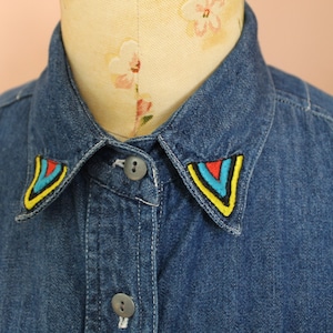 Camicia a maniche corte in denim vintage anni &#39;90 con bottoni e ricamo - Taglia M