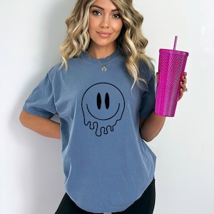 Melting Smiley Face T-Shirt, Retro Drip Happy Face Tee, Cool Happy Face Tee, Bold Statement Tee, Trendy Happy Face Tee, Smiley Face Drip Tee