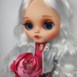 Puppe Blythe Gelenkkörper weiss lange Haare 30cm BJD mit sleepy eyes