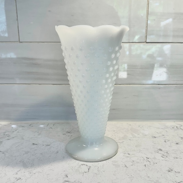 Scalloped edge and Teardrops Milk Glass Tulip Vase Wedding Table Decor Hobnail Milk glass Vase Large Floral Bouquet Vase