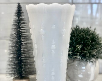 Scalloped edge and Teardrops Milk Glass Tulip Vase Wedding Table Decor Hobnail Milk glass Vase Large Floral Bouquet Vase