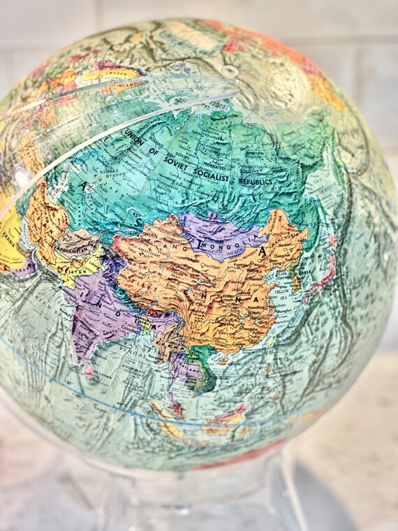 Vintage Readers Digest Globe, 1973 the Nations of the World With