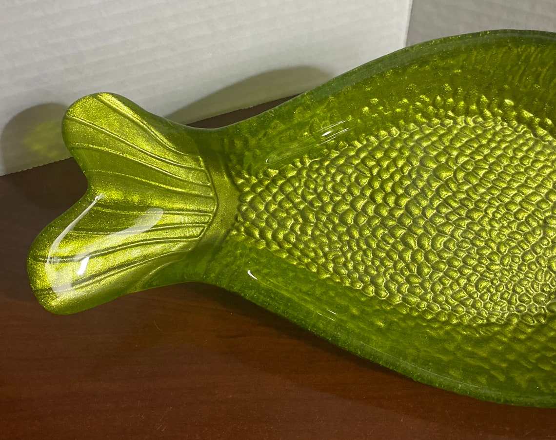 Vintage Beautiful Metallic Green Glass 10 Fish Dish Bowl Home Etsy
