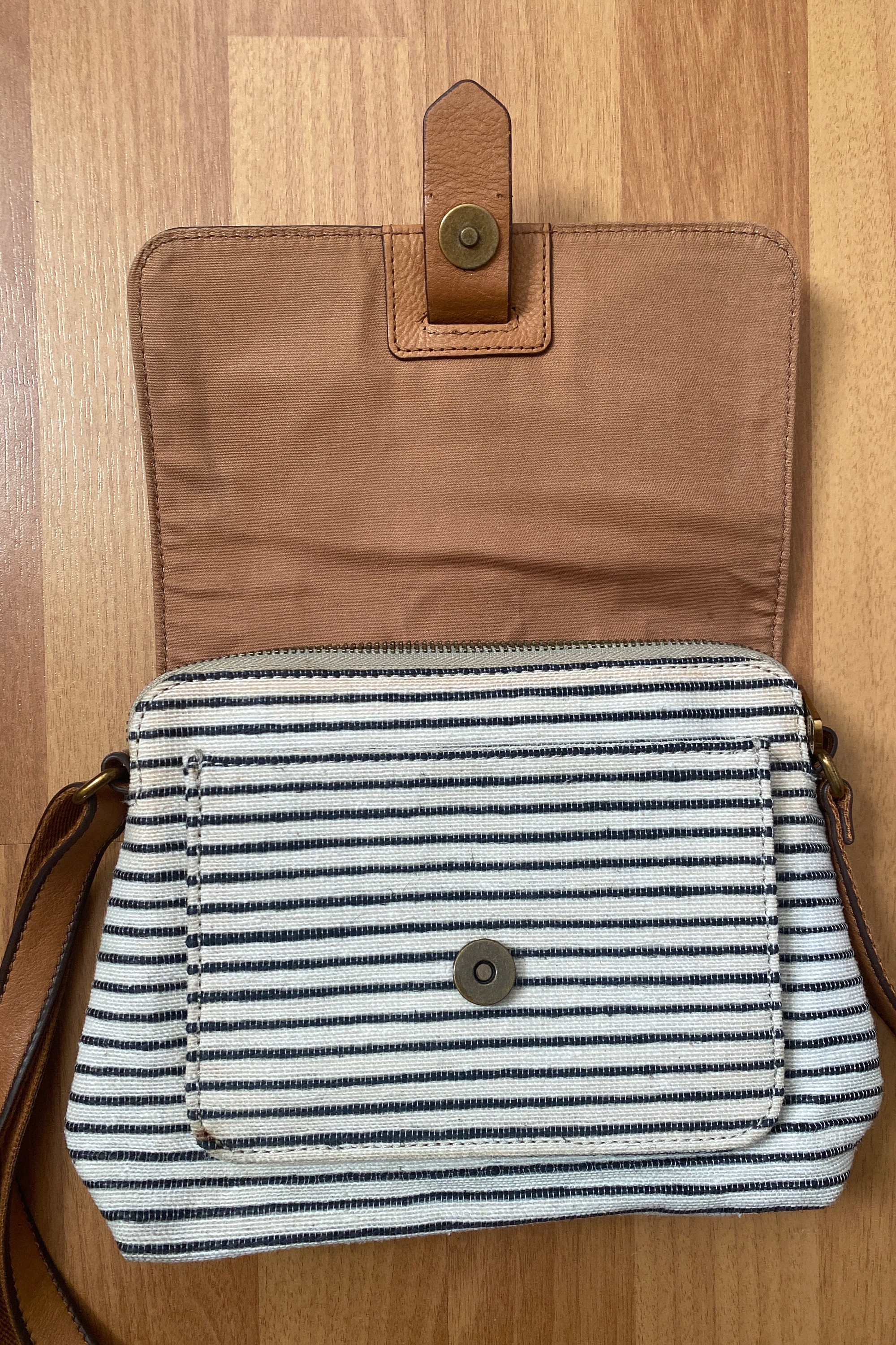 Fossil striped purse hotsell
