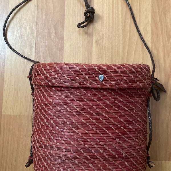 Vintage Helen Kaminski Beautiful Red Raffia Straw Bucket Crossbody Shoulder Bag Tote Made in Australia