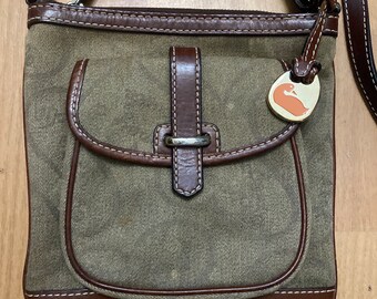 Dooney and Bourke Olive Canvas & Braunes Leder Crossbody Schultertasche Geldbörse mit rotem Interieur