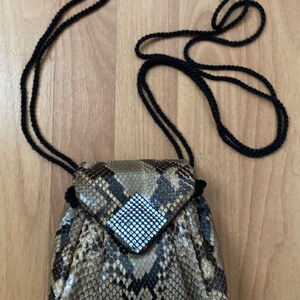 Bolso bandolera vintage pequeño de piel de serpiente fabricado en Corea del Sur