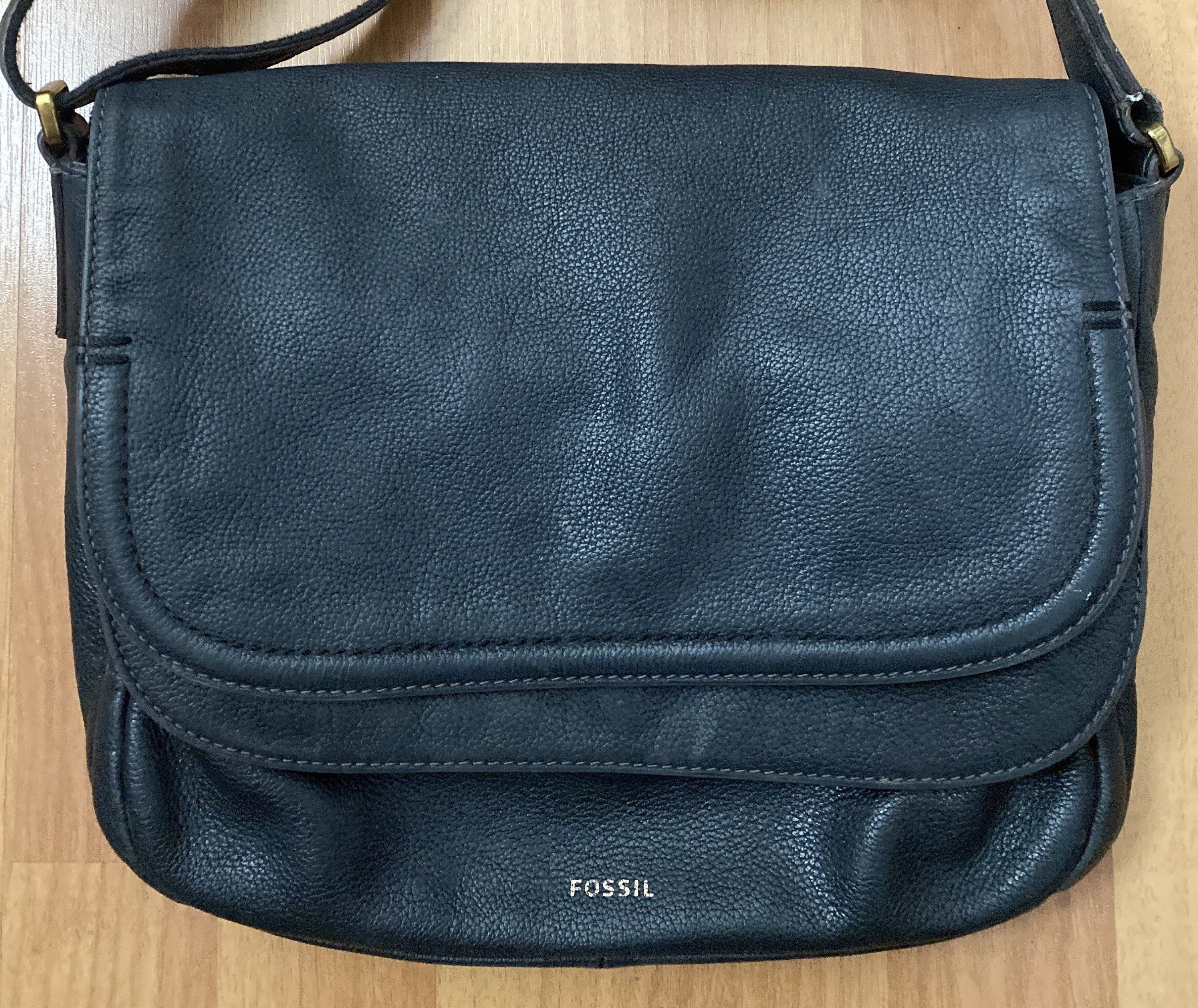 Fossil peyton leather crossbody deals bag