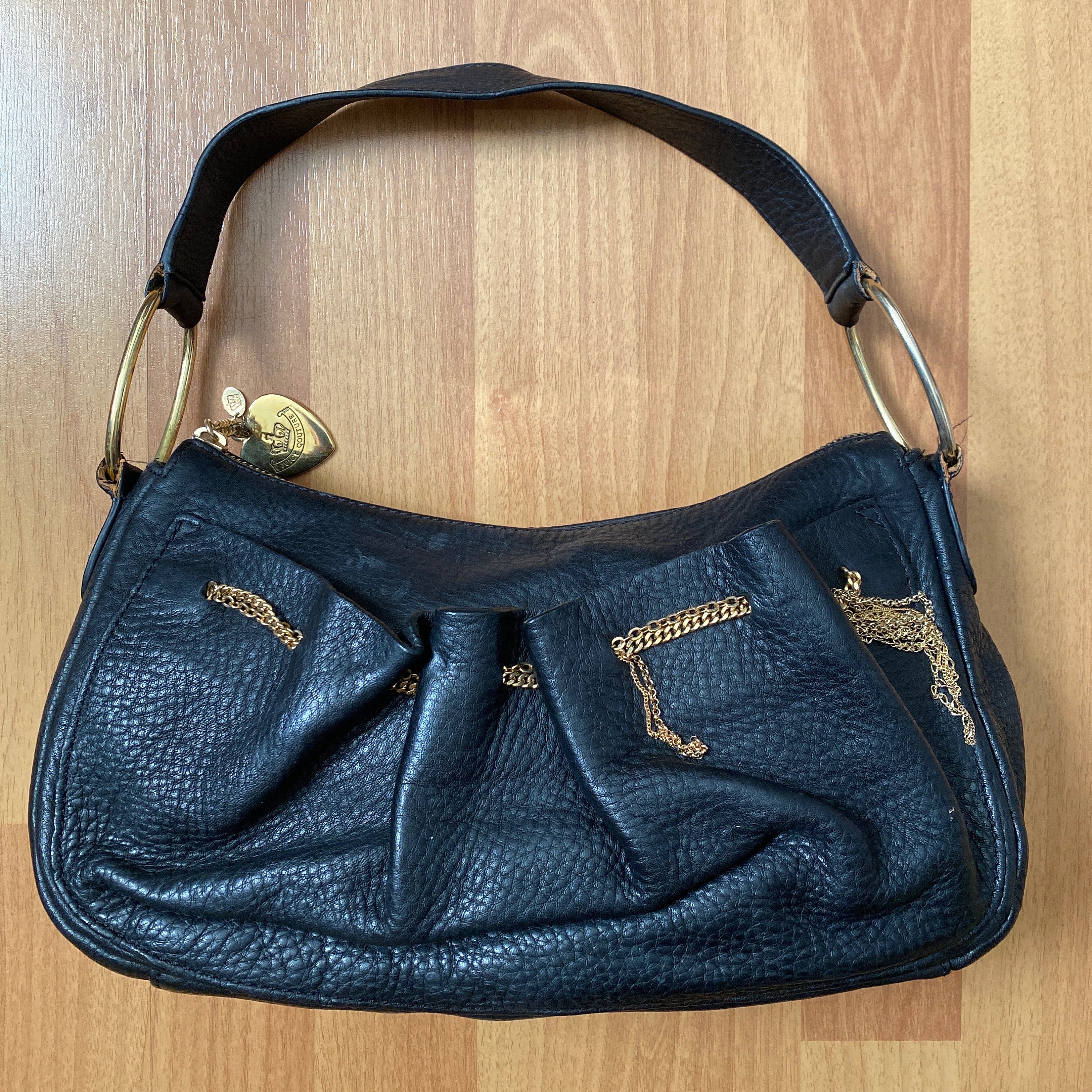 Juicy Couture Black Leather Y2K Gold Tone Chains Shoulder Juicy Couture Black Leather Y2K Gold Tone Chains Shoulder