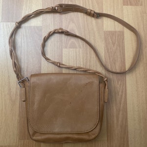 Vintage Lucky Brand Hobo Tan Distressed Leather Crossbody Bag Purse Braided Strap
