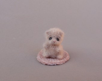 Crochet miniature kitten Tiny cat for Blythe doll Mini teddy cat Cute personalized gift Plush Stuffed Animal Mini amigurumi cat 1.3 in 33 mm