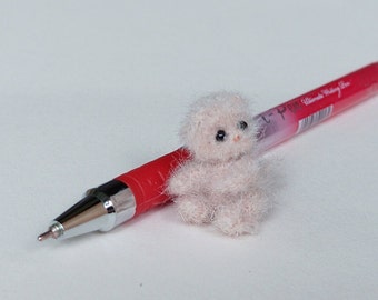 Micro gattino all'uncinetto, mini gatto all'uncinetto, mini animale all'uncinetto, piccolo animale all'uncinetto, gatto della casa delle bambole in miniatura, micro miniature, regalo per gli amanti dei gatti