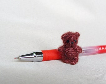 Miniature Teddy Bear, Micro Bear 1 Inch, Mini Amigurumi Crocheted Bear, Micro Blythe friend, petite blythe toy, Dollhouse accessories