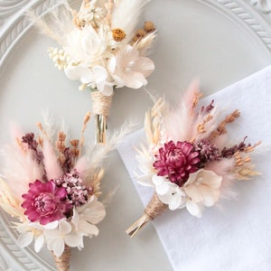 Boutonniere de flores secas, Boutonniere de flores blancas, Boutonniere de hombres, Boutonniere de boda boho, Boutonniere de boda, Ojal de rosa rosa