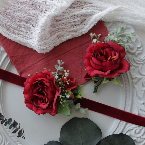 Dark red corsage,Wedding buttonhole,Flower red corsage,Wedding accessories,Maroon buttonhole,Woodland wedding,Bridal wrist corsage