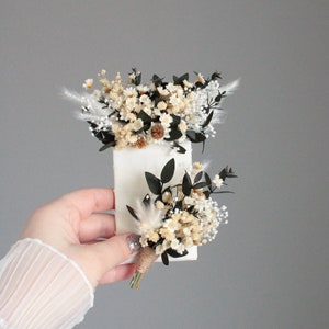 Groom&#39;s pocket boutonniere,Garden wedding,Greenery boutonniere,Groom,Groomsmen,Woodland wedding,White boutonnieres,Wild flowers,