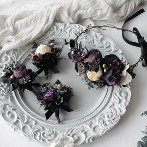 Black purple boutonniere men,Deep purple boutonniere,Men boutonniere,Wedding buttonhole,Gothic wedding,wedding boutonniere,Halloween wedding