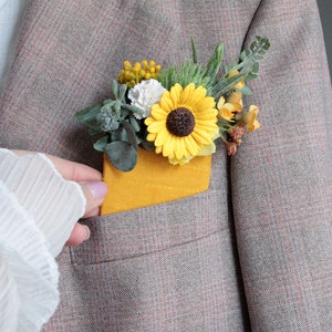 Boutonniere de bolsillo con diseño de girasol, accesorio rústico de boda estilo bosque para padrinos de boda, prendedor de solapa para novios