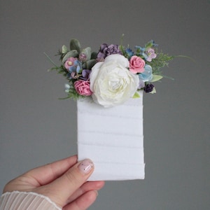 White pocket boutonniere,Groom,Groomsmen,Greenery wedding,Groom&#39;s accessories,Rustic boutonnieres,White boutonnieres,Woodland wedding