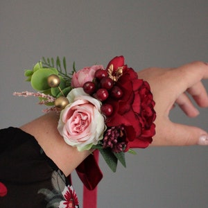 Pink burgundy corsage,Pocket boutonniere,Flower accessories,Maroon corsage,Bridal wrist corsage,Burgundy wedding,Bridesmaid corsage,Corsage
