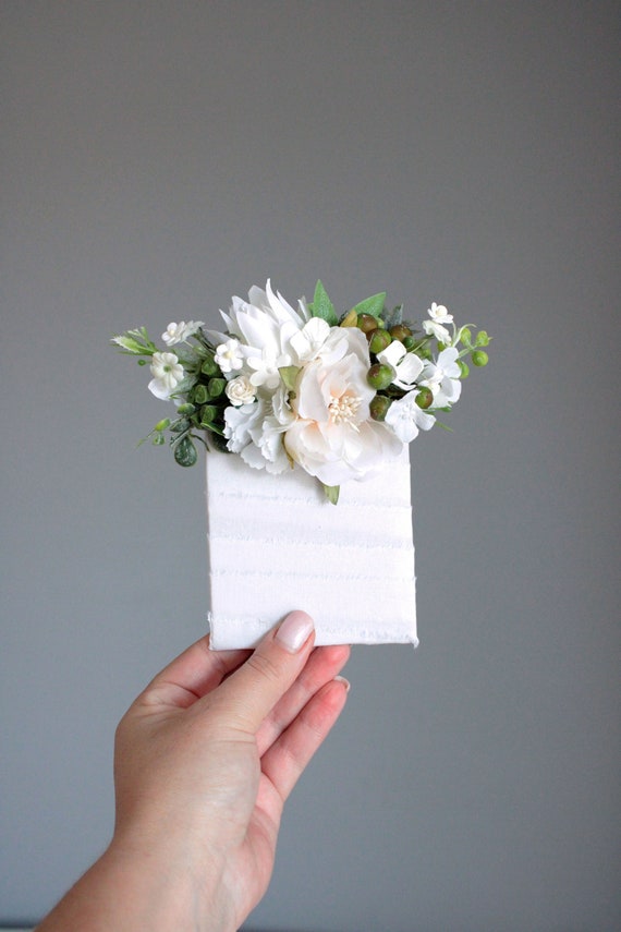 Woodland Wedding Pocket Boutonniere,  Rustic Groom Accessory, Groomsmen Floral Buttonhole, Natural Lapel Pin