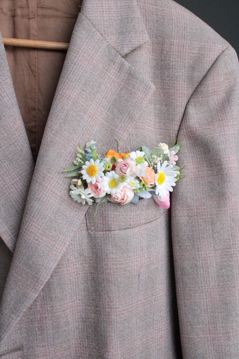 Pocket boutonniere,Field boutonniere,Groomsmen,Greenery boutonniere,Woodland wedding,Groom's boutonniere,White boutonnieres,Greenery wedding image 9