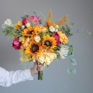 Sunflower wedding,Fuchsia bouquet,Bridal sunflower bouquet,Wedding flowers,Sunflower wedding bouquet,Pink peony,Boho flowers,Spring bouquet