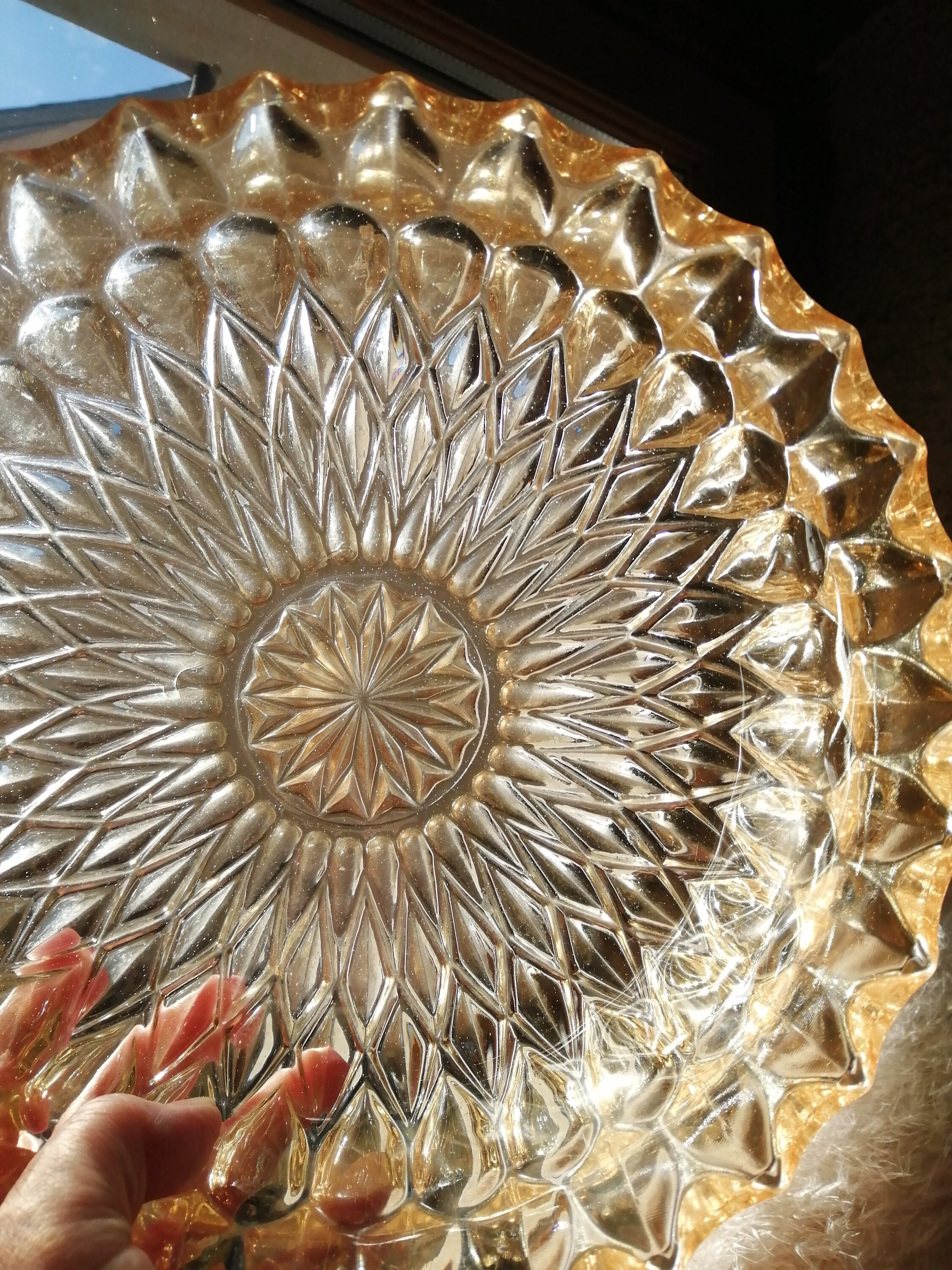 Saladier en Verre Préssé Mordoré