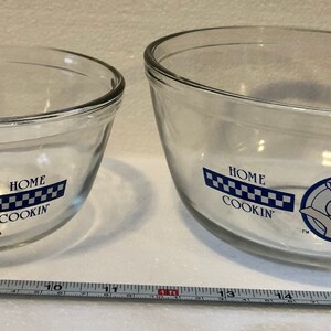 2 Vintage Anchor Hocking Ovenware Pillsbury Glass Mixing Bowls 1.5 and 1 Quart
