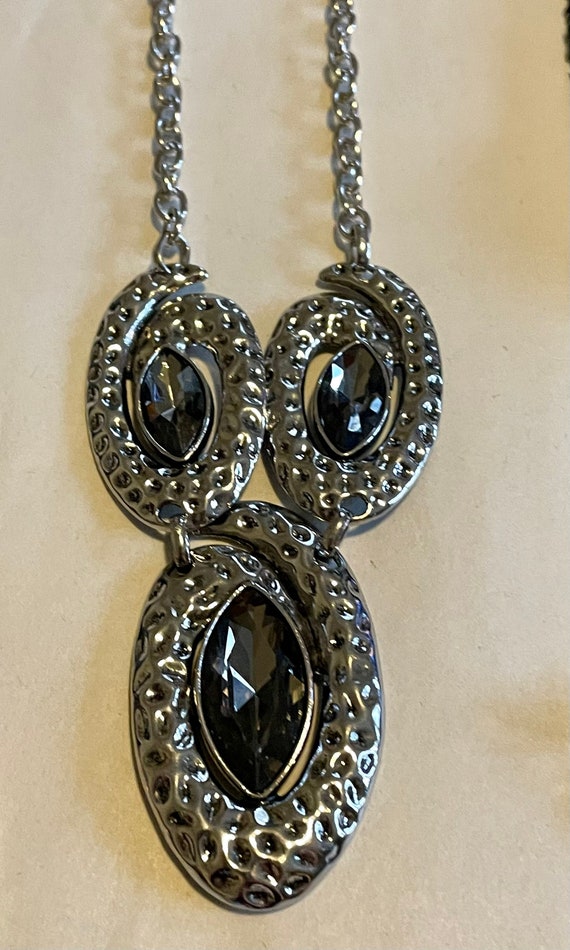 Paparazzi necklace sales and earring set