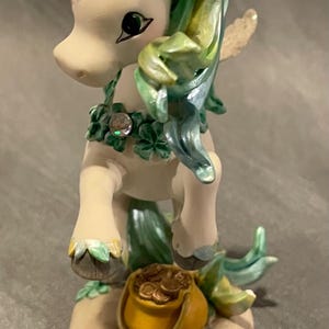 Vintage Rainbow Dreams Einhorn Figur Ein Topf voll Gold am Ende des Regenbogens 2000 HAmilton Collection #1044 **Beschreibung lesen**
