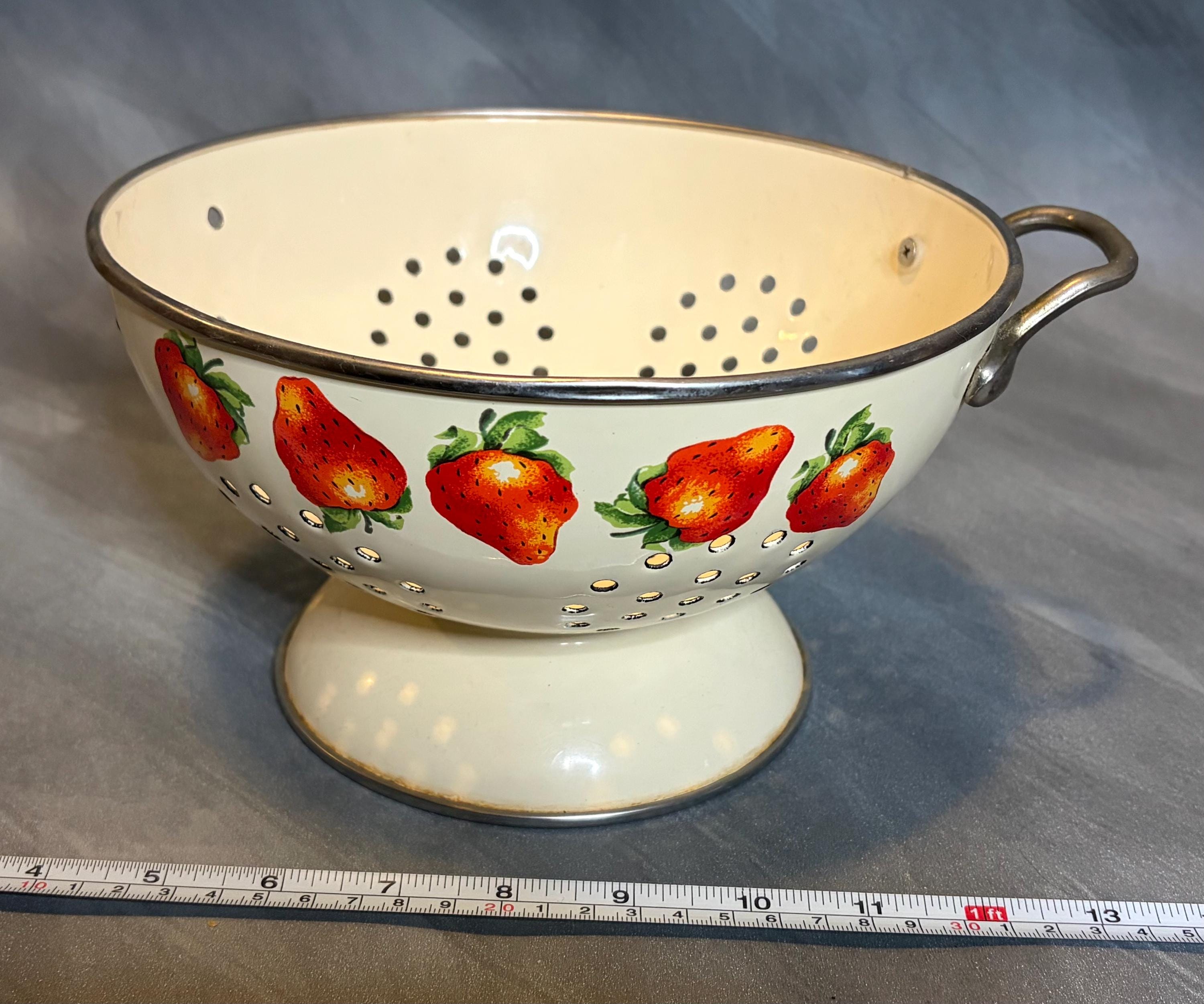 Vintage strawberry colander - Etsy 日本