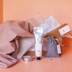 Zestaw prezentowy Relaxing, Chemo box, Feel Good Gift Box, Pakiet opiekuńczy, Prezenty wellness, Prezenty rekonwalescencyjne, Zestaw prezentowy dla nauczycieli, Prezenty dla mam, Kwarantanna,