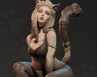 Könnte beinhalten: Detaillierte Skulptur einer Frau mit katzenartigen Merkmalen, einschließlich Ohren und Schwanz, die auf einem Hocker sitzt. Die Figur trägt ein dunkles Outfit, mit einer Katze und einem kleinen Tier am Sockel. Das Wort "KITTY" befindet sich am Sockel.