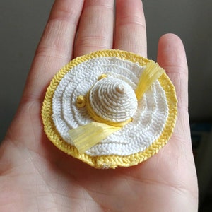 4 Vintage Italian plastic raffia braid miniature hats millinery trims in yellow and white - doll hat - doll making