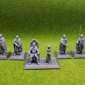 Reconquer Miniature Medieval 28mm King and Young Princess with Court Guards